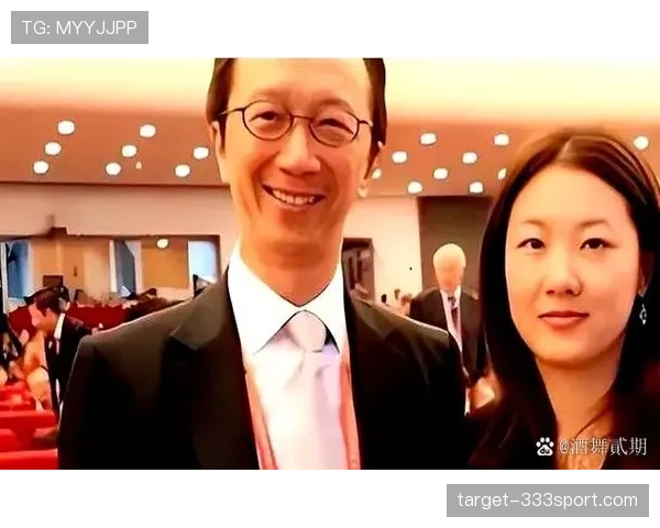 伏明霞跳水拿金牌那会儿，谁还记得她后来嫁豪门连生仨娃还天天素颜买菜？