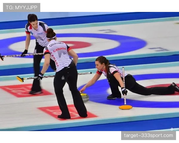 加拿大国家队新一阶段阵容调整拉开帷幕,主力框架初步成型 加拿大国家队新一阶段阵容调整拉开帷幕,主力框架初步成型